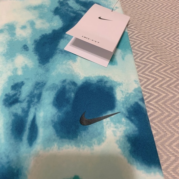 NWT Nike One Dri-fit Women’s leggings. Gorgeous tie dye print. Size XXL. - Picture 5 of 10